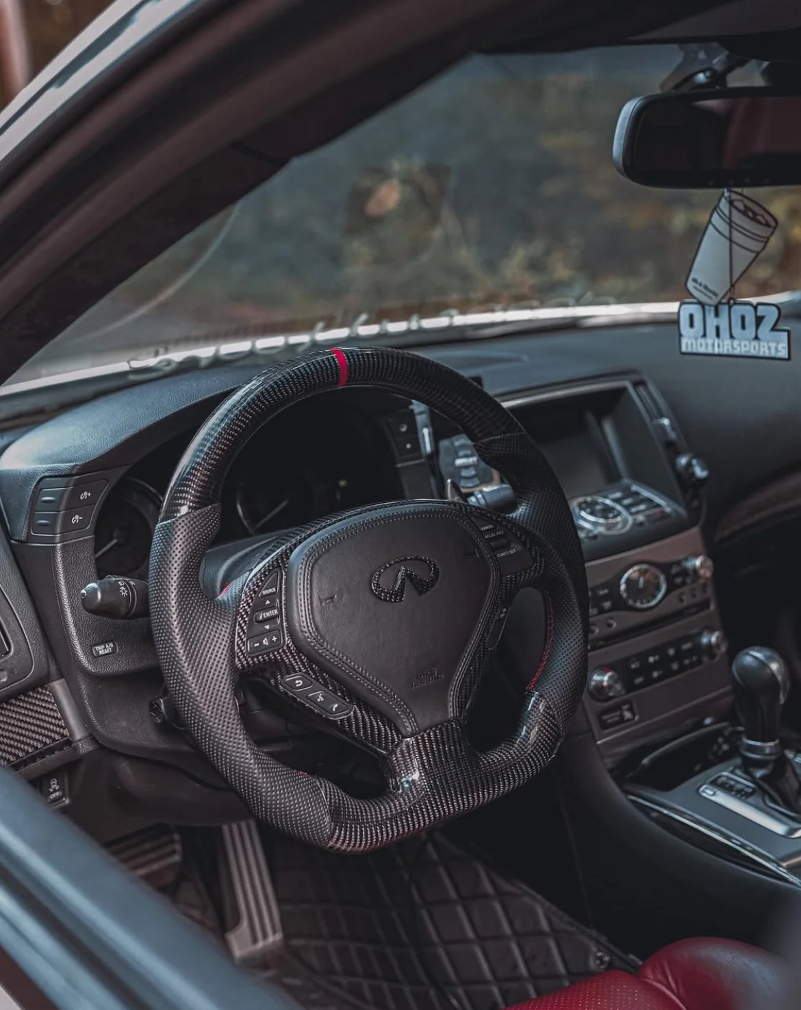 G37 Carbon steering wheel